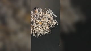 Κομψός πολυέλαιος White Magnolia για πολυτελή ξενοδοχεία